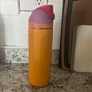 Owala freesip 24oz